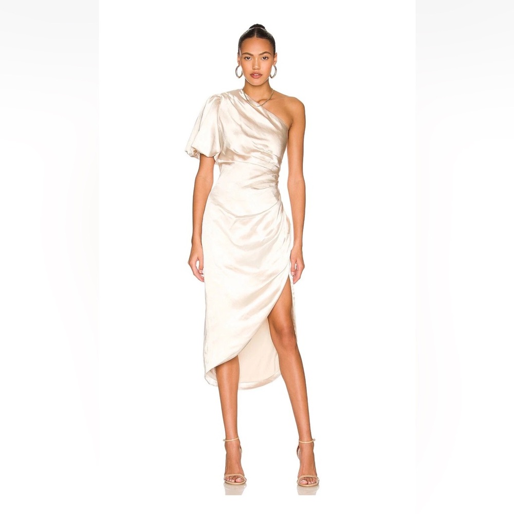 Elliatt Cinda Dress Pearl White Satin One Sleeve High Slit Dress